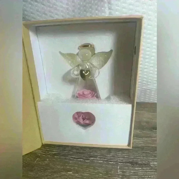 Angel Figurine With Forever Flower - Picture 3 of 5